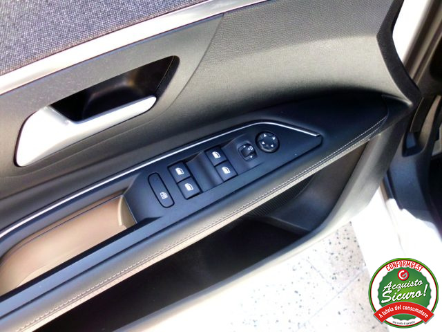 PEUGEOT 3008 usata, con Interni in pelle