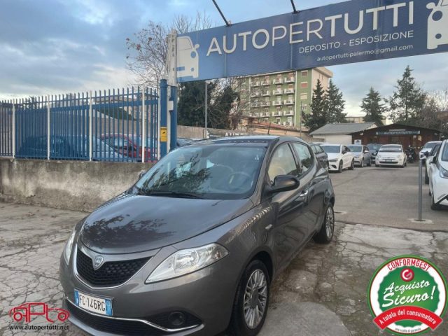 LANCIA Ypsilon usata, con Airbag