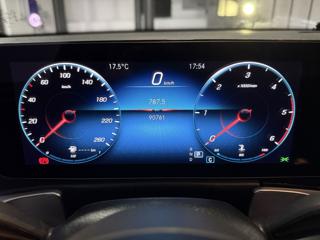 MERCEDES-BENZ GLB 200 usata, con Park Distance Control