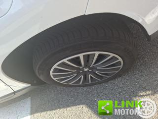 PEUGEOT 2008 usata, con Park Distance Control