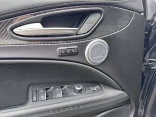 ALFA ROMEO Stelvio usata, con Controllo automatico clima