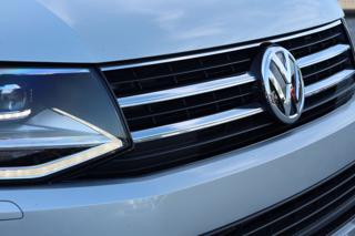 VOLKSWAGEN Caravelle usata, con Ruotino