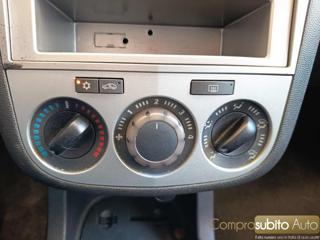OPEL Corsa usata, con Servosterzo
