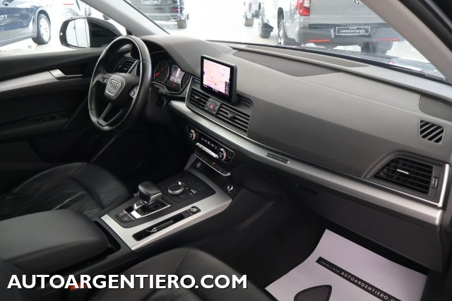 AUDI Q5 usata, con Sensori di parcheggio anteriori
