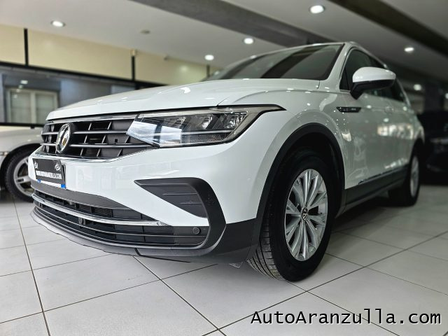 VOLKSWAGEN Tiguan usata, con Leve al volante