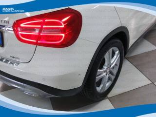 MERCEDES-BENZ GLA 200 usata, con Fari Xenon