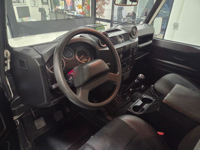 LAND ROVER Defender usata, con Gancio traino