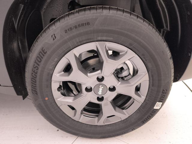 JEEP Avenger usata, con Leve al volante