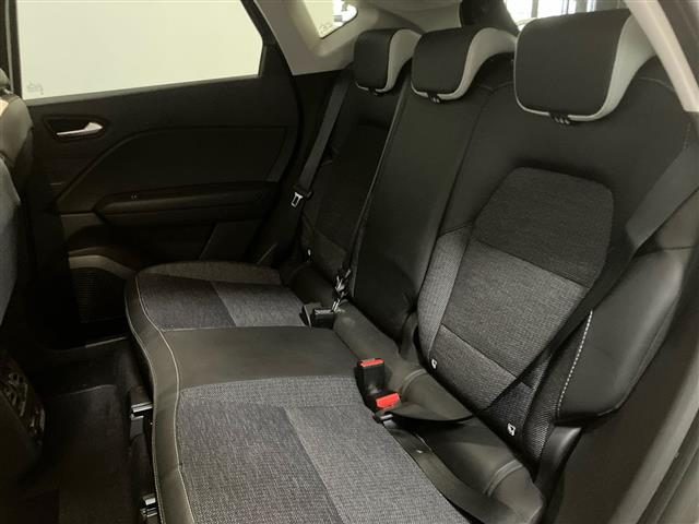 RENAULT Captur usata, con Volante in pelle