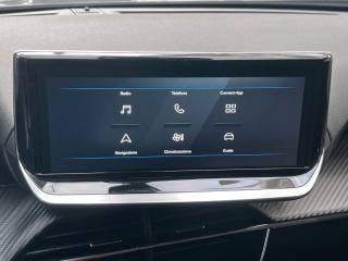 PEUGEOT 2008 usata, con Touch screen