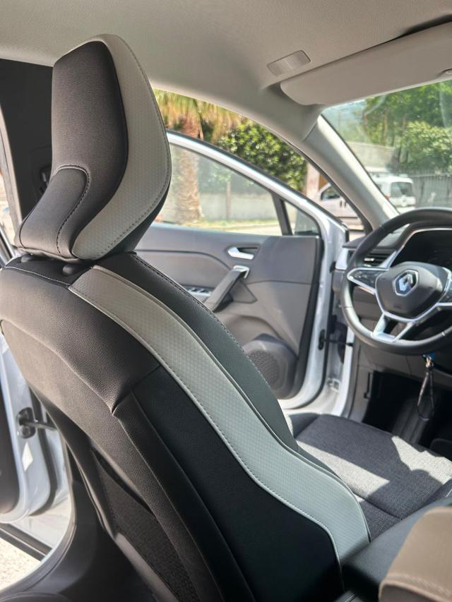 RENAULT Captur usata 23
