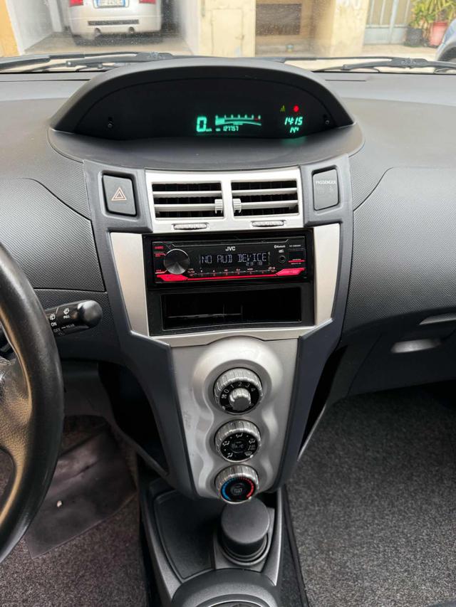 TOYOTA Yaris usata 14