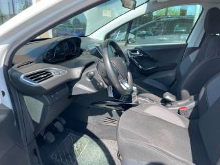 PEUGEOT 2008 usata, con Cruise Control