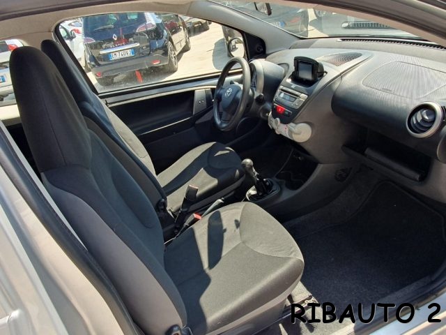 TOYOTA Aygo usata, con Autoradio