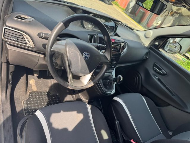 LANCIA Ypsilon usata, con Lettore CD