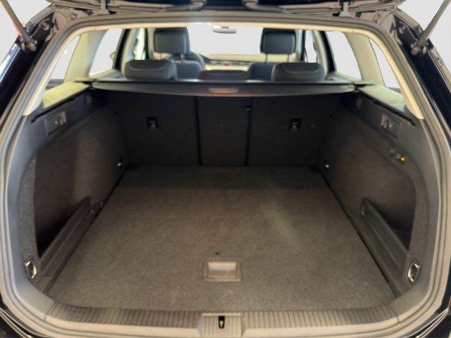VOLKSWAGEN Passat usata 12