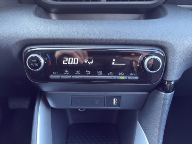 TOYOTA Yaris usata, con Sensore di luce