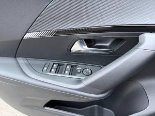 PEUGEOT 2008 usata, con Sensore di luce