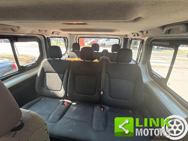 RENAULT Trafic usata, con Park Distance Control