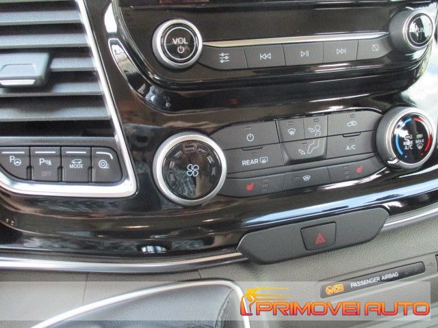 FORD Transit usata, con Autoradio digitale