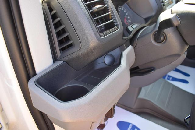 VOLKSWAGEN Crafter usata, con Isofix