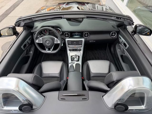 MERCEDES-BENZ SLC 300 usata, con Park Distance Control