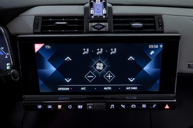 DS AUTOMOBILES DS 7 Crossback usata, con Interni in pelle