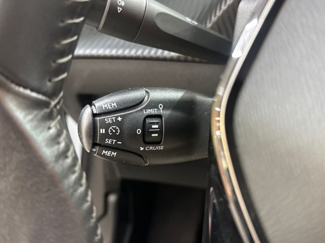 PEUGEOT 208 usata, con Specchietti laterali elettrici
