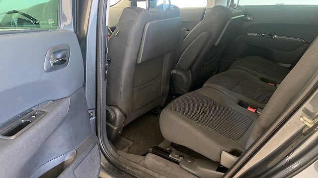 PEUGEOT 5008 usata, con Vetri oscurati