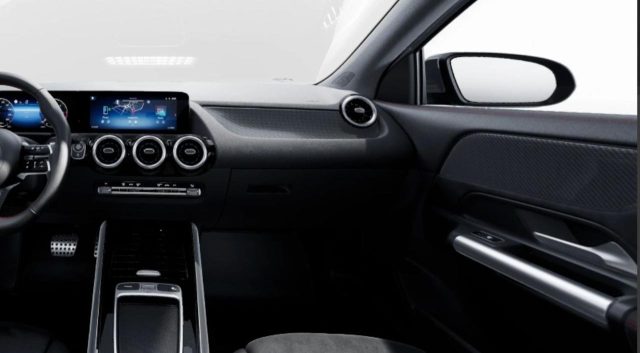 MERCEDES-BENZ GLA 200 usata, con Chiusura centralizzata