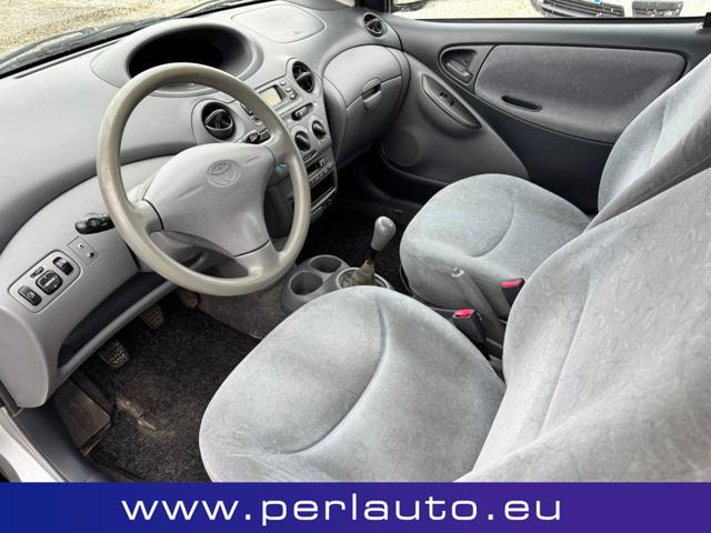 TOYOTA Yaris usata, con Servosterzo