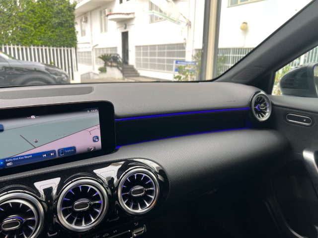 MERCEDES-BENZ A 180 usata, con Sistema di chiamata d