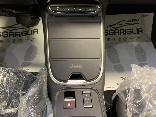 JEEP Avenger usata, con Leve al volante