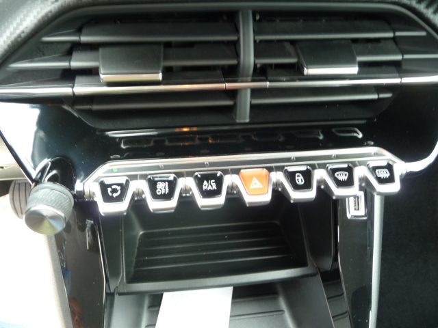 PEUGEOT 2008 usata, con Controllo trazione