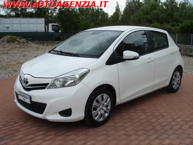 TOYOTA Yaris usata 2