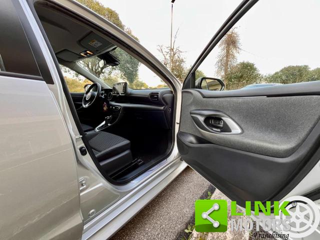 TOYOTA Yaris usata 26