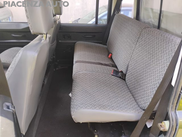 LAND ROVER Defender usata, con Servosterzo