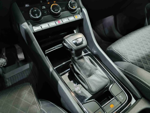 SKODA Karoq usata, con Specchietti laterali elettrici
