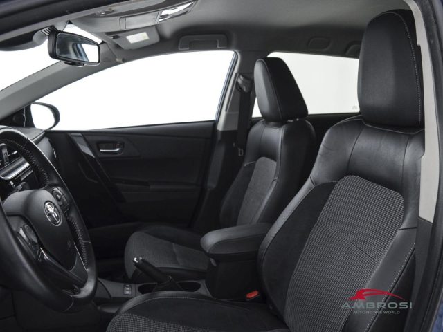 TOYOTA Auris usata 8