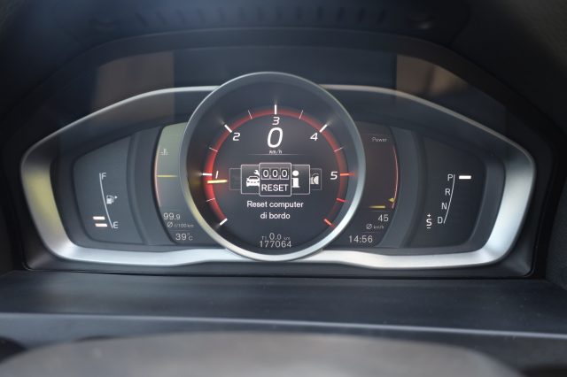 VOLVO V60 usata, con Monitoraggio pressione pneumatici