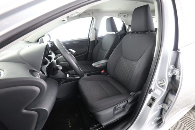 TOYOTA Yaris usata 2