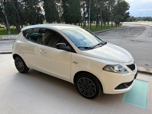 LANCIA Ypsilon usata, con Airbag laterali