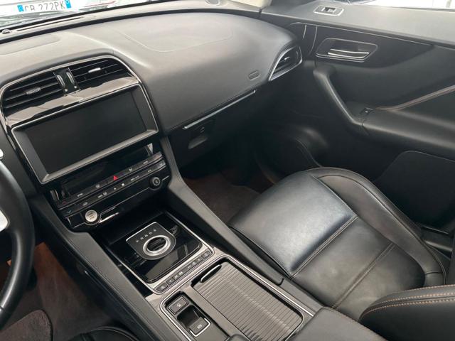 JAGUAR F-Pace usata, con Cronologia tagliandi