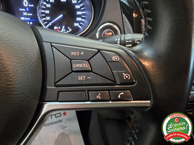 NISSAN Qashqai usata, con Fari LED