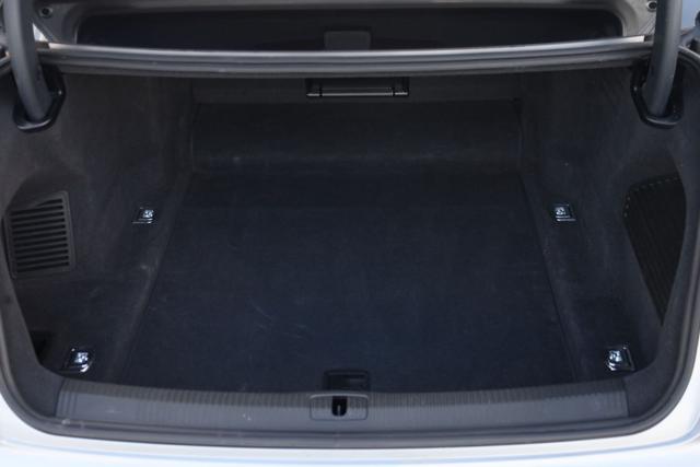 AUDI A8 usata, con Freno di stazionamento elettrico