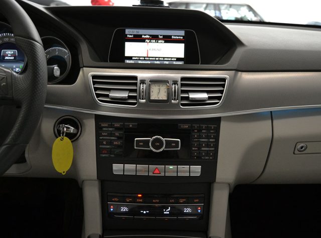 MERCEDES-BENZ E 250 usata, con Autoradio