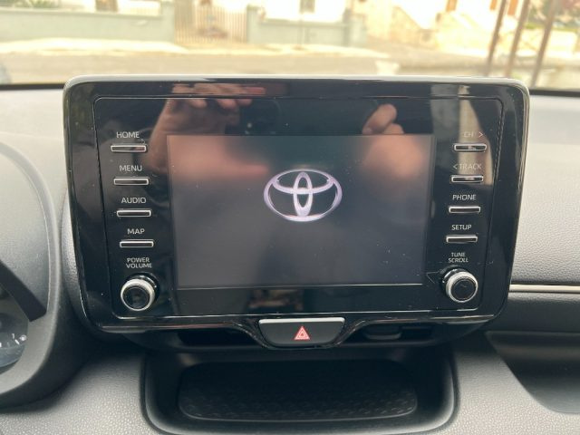 TOYOTA Yaris usata 25