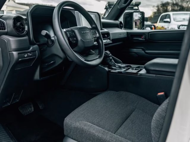 TOYOTA Land Cruiser usata, con Autoradio