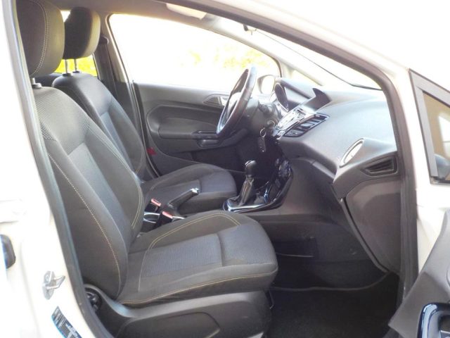 FORD Fiesta usata, con MP3