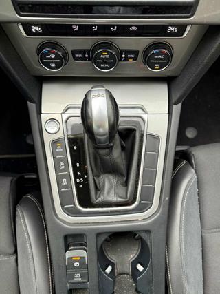 VOLKSWAGEN Passat usata, con Interni in pelle